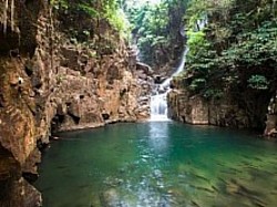 อุทยานแห่งชาติน้ำตกพลิ้ว