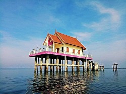 พระพุทธมหาสมุทร (ศาลาพระกลางน้ำ)