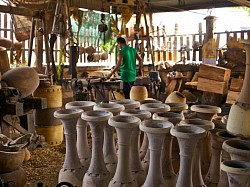 หมู่บ้านทำกลองเอกราช (บ้านบางแพ)
