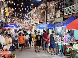 ตลาดโรงพักเก่าสรรพยา (ตลาดกรีนดี)