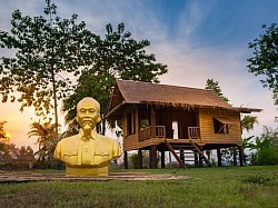 พิพิธภัณฑ์บ้านดงโฮจิมินห์